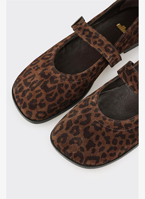 Kahve Hayvan Desenli Deri Kadın Günlük Ayakkabı - Görsel 6