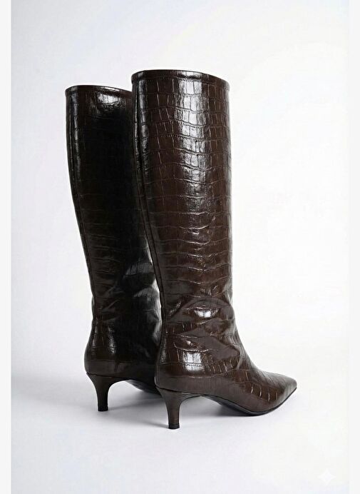 Kadın Acı Kahve Crocodil Detaylı Rugan Sivri Burun Çizme - Görsel 4