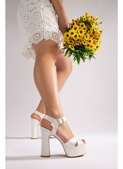 Nemesis Shoes Nemesis Shoes İsabella Kadın Gelinlik Platform Topuklu Abiye Ayakkabı Beyaz Sedef Boyner'de! Belirsiz - 4. görsel