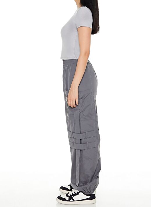Mid-Rise Utility Kargo Jogger 3