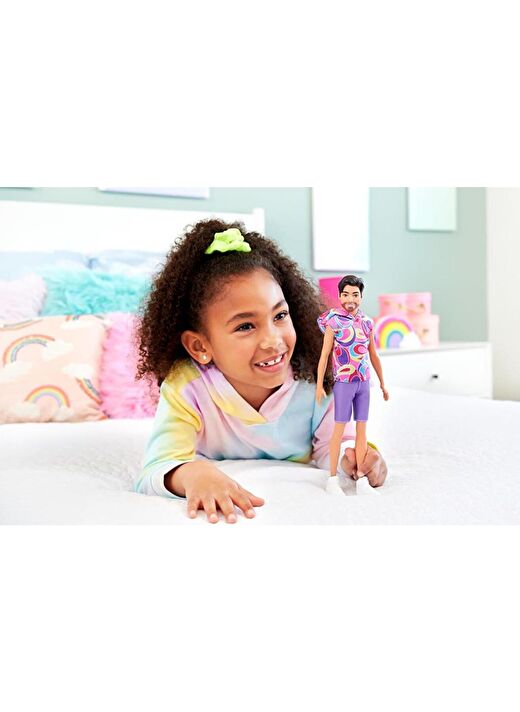 Barbie Yakışıklı Ken Bebekler Renkli T-shirtlü Esmer HRH26 2