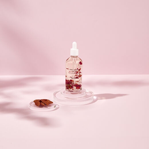 SPICY ALMOND DRY OIL - TATLI BADEM YAĞI İÇEREN ÇOK AMAÇLI KURUYAĞ 4