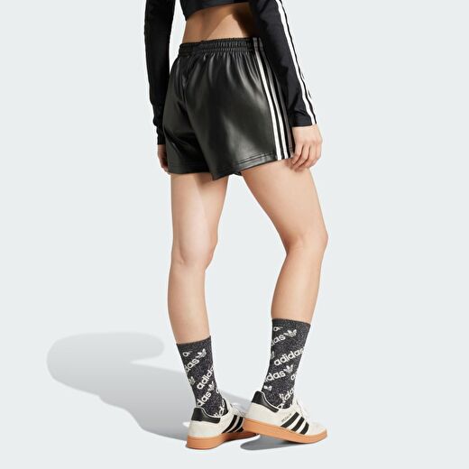 adidas IY7320 PLEATHER SHORTS Kadın Şort 2