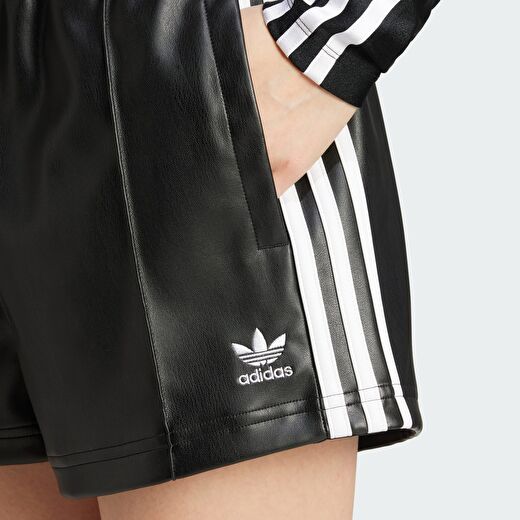adidas IY7320 PLEATHER SHORTS Kadın Şort 3