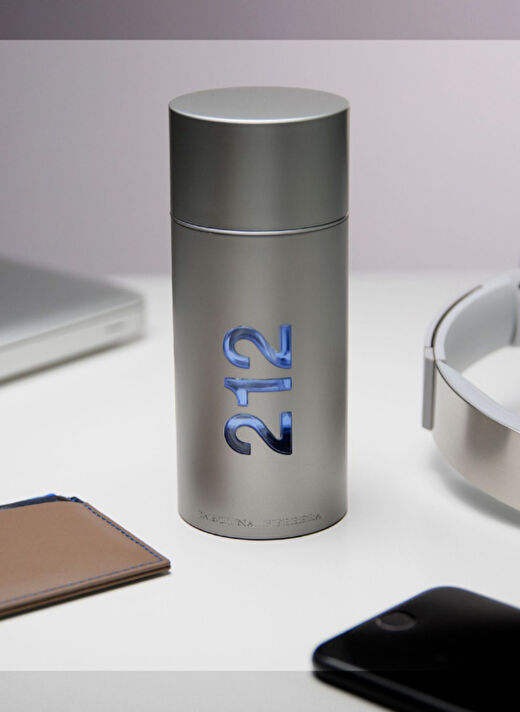 Carolina Herrera 212 Men Edt 100 ml Erkek Parfüm 4