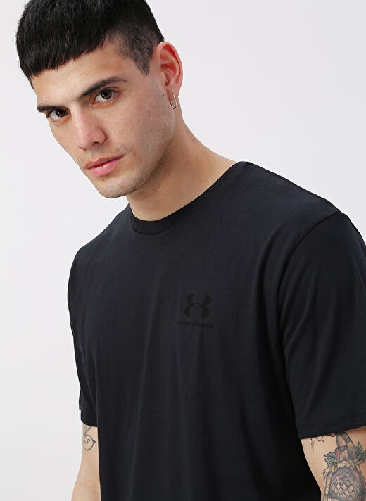 Under Armour 1326799-001-S-Style Yuvarlak Yaka Kısa Kollu Bol Kesim Ter Tutmayan Siyah Erkek T-Shirt 4
