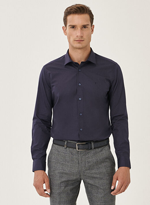 Erkek Koyu Lacivert Kolay Ütülenebilir Slim Fit Dar Kesim Klasik Yaka Pamuklu Gömlek 1