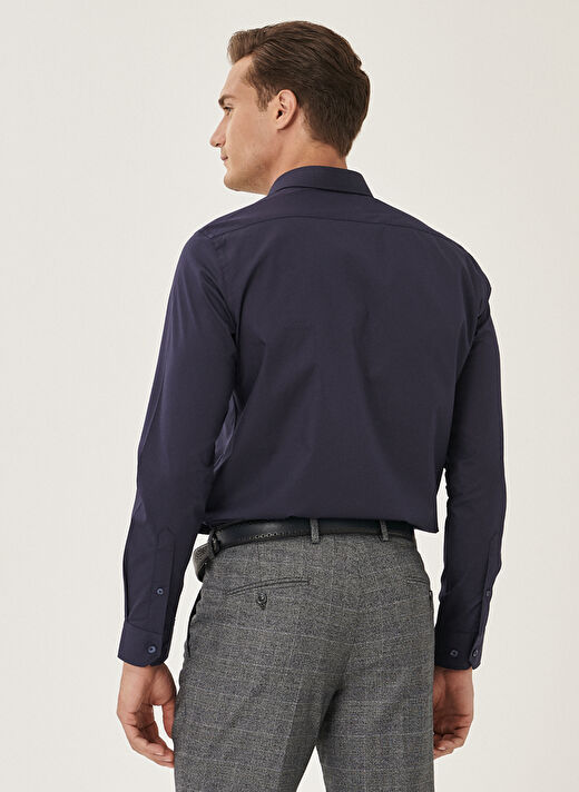 Erkek Koyu Lacivert Kolay Ütülenebilir Slim Fit Dar Kesim Klasik Yaka Pamuklu Gömlek 4