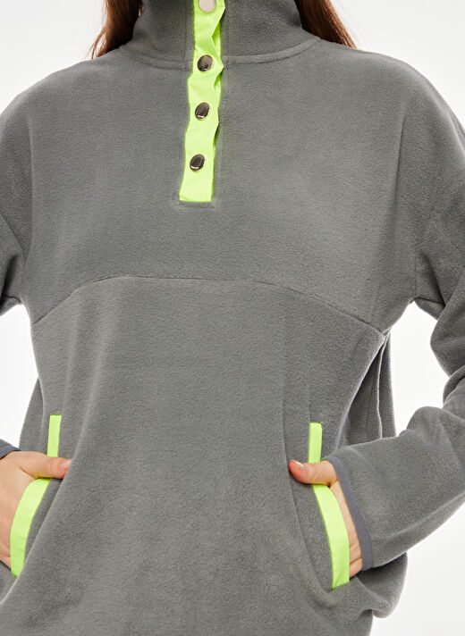 People By Fabrika Çıtçıtlı Yaka Düz Gri Kadın Sweatshırt FW23-POLAR-04 4