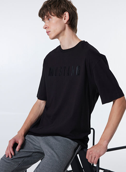 Mustang Siyah Erkek Loose Fit Baskılı T-Shirt M4WM-TST-1985  3