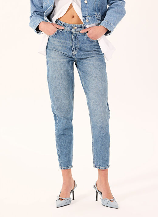 Mustang Açık Mavi Kadın Mom Fit Yıkamalı Denim Pantolon CHARLOTTE TAPERED MOM  4