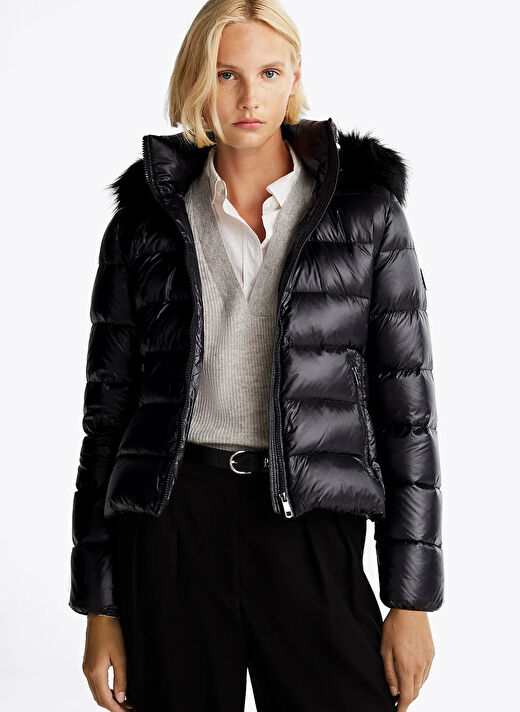 Tommy Hilfiger Siyah Kadın Dik Yaka Standart Fit Puffer Mont GLOSS DOWN TYRA JKT WITH FUR 2