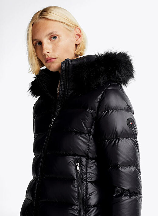 Tommy Hilfiger Siyah Kadın Dik Yaka Standart Fit Puffer Mont GLOSS DOWN TYRA JKT WITH FUR 3