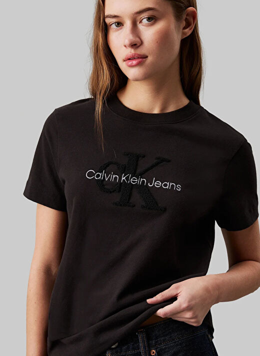 Calvin Klein Jeans Nakışlı Siyah Kadın T-Shirt CHENILLE MONOLOGO REGULAR TEE 2