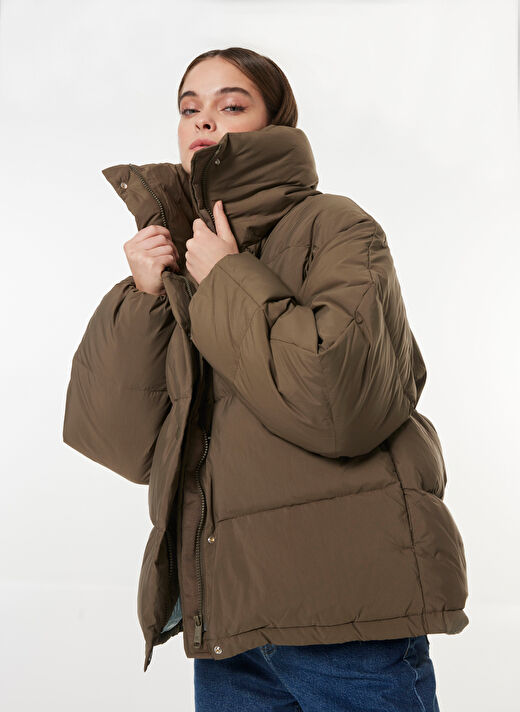 Calvin Klein Jeans Kahve Kadın Dik Yaka Standart Fit Puffer Mont RELAXED PUFFER 4