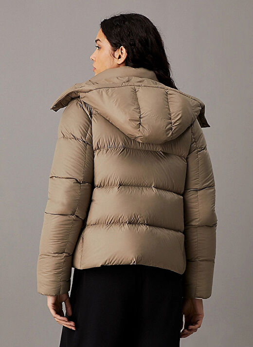 Calvin Klein Jeans Vizon Kadın Dik Yaka Standart Fit Puffer Mont MW DOWN SHORT PUFFER 4