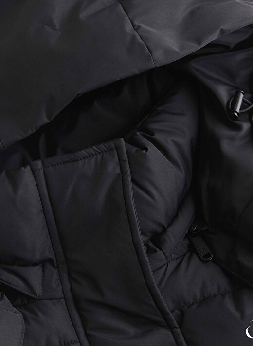 Calvin Klein Jeans Siyah Kadın Dik Yaka Standart Fit Puffer Mont MATTE MONOLOGO ND SHORT PUFFER 2
