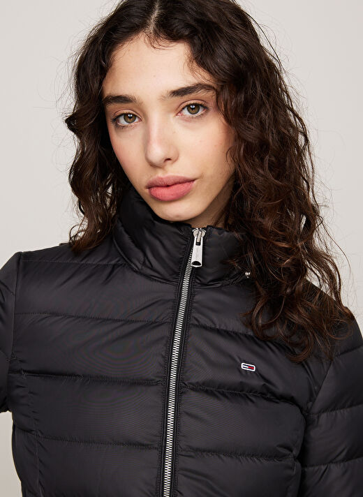 Tommy Jeans Siyah Kadın Dik Yaka Standart Fit Puffer Mont TJW BASIC HOODED DOWN JACKET EXT 3