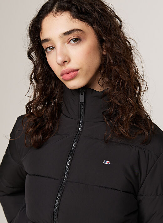 Tommy Jeans Siyah Kadın Dik Yaka Standart Fit Puffer Mont TJW ESSENTIAL PUFFER EXT 3