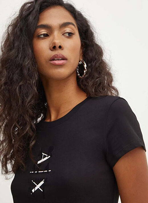 Armani Exchange Siyah Kadın Standart Baskılı T-Shirt 6DYT26  4