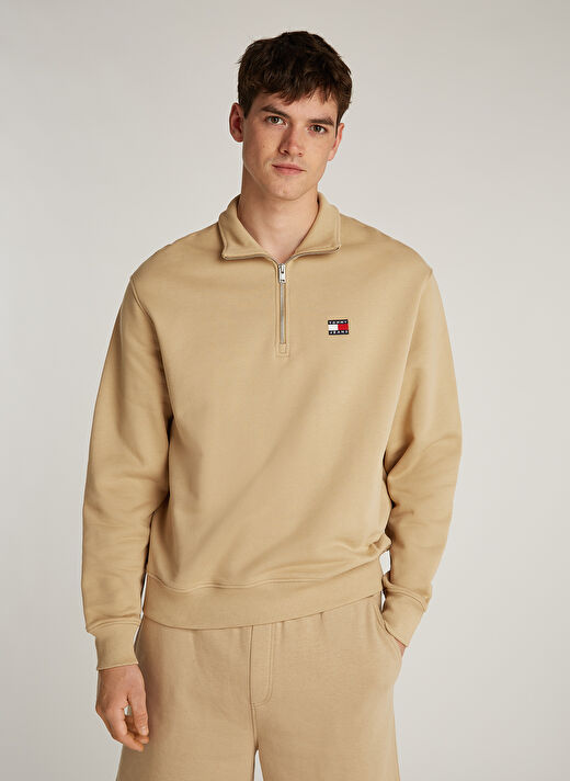 Tommy Jeans Bej Erkek Fermuarlı Relaxed Fit Sweatshirt DM0DM20641ACT TJM RLX BADGE 1/4 ZIP 2