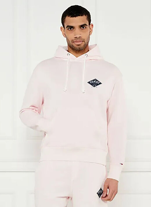 Tommy Hilfiger Pembe Erkek Kapüşon Relaxed Sweatshirt DM0DM20840TH3 TJM RLX VRSITY GRPH 1