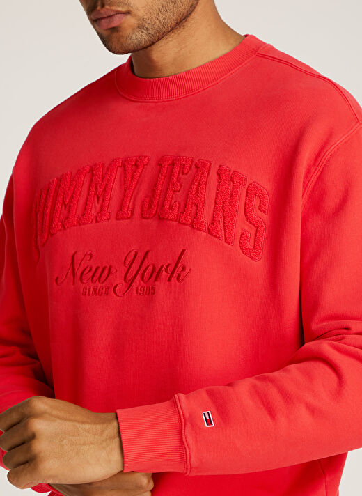 Tommy Hilfiger Kırmızı Erkek Bisiklet Relaxed Sweatshirt DM0DM20262XME TJM RLX VINTAG VRSITY 3