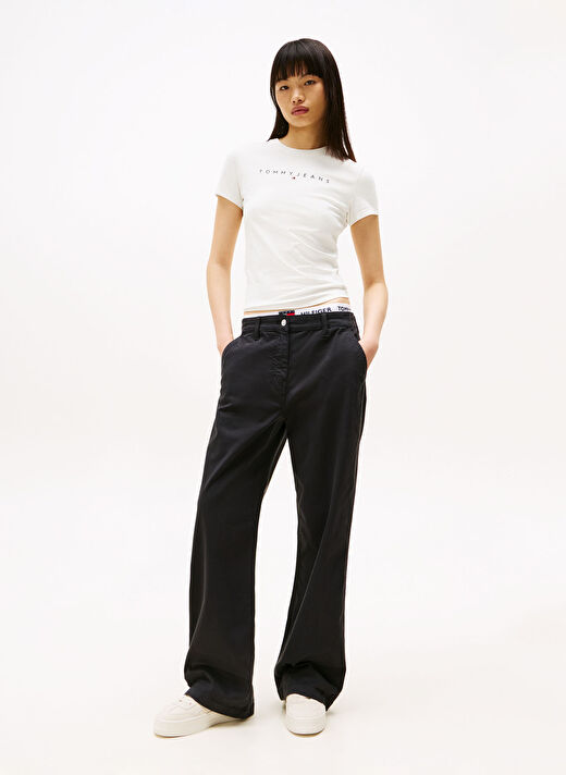 Tommy Jeans Beyaz Kadın Slim Fit T-Shirt DW0DW18398YBH  1