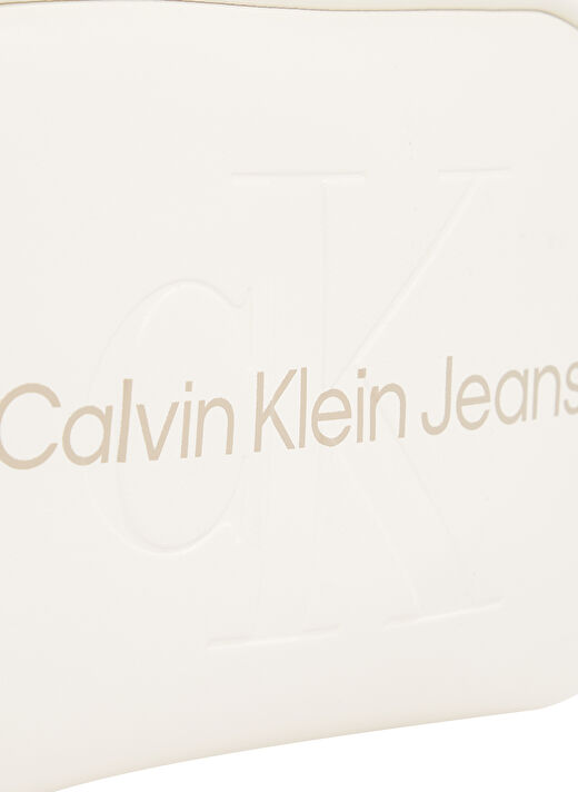 Calvin Klein Beyaz Kadın 18x13x7 cm Çapraz Çanta K60K612220 4