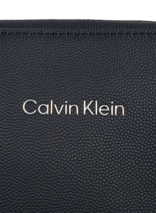 Calvin Klein Siyah Erkek Postacı Çantası CK MUST FLATPACK 4