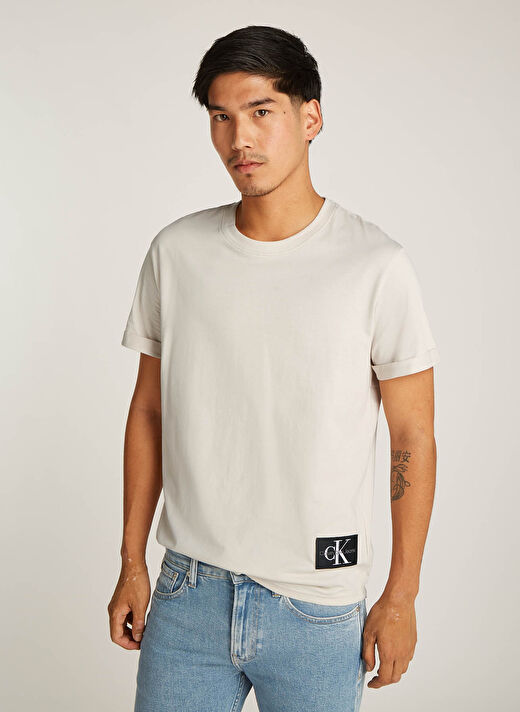 Calvin Klein Jeans Kırık Beyaz Erkek T-Shirt J30J323482PDH BADGE TURN UP SLEEVE 2