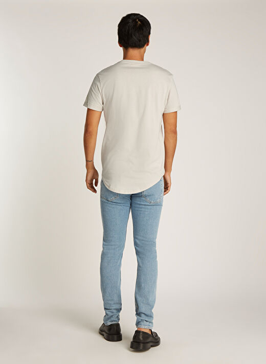 Calvin Klein Jeans Kırık Beyaz Erkek T-Shirt J30J323482PDH BADGE TURN UP SLEEVE 4