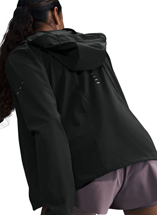 Nike HQ0650-010 W NK SWIFT RPL PKBL JKT Siyah Kapüşon Yaka Normal Kalıp Zip Ceket 3