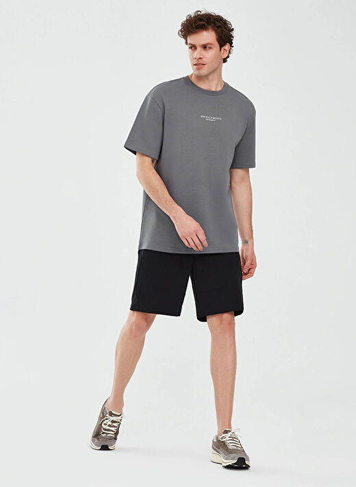 Skechers S231094-003 Graphic Antrasit Yuvarlak Yaka Oversize Erkek T-Shirt 4