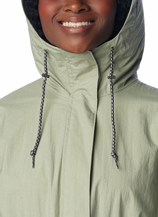 Columbia 2116421348WL0506 Yeşil Kapüşon Yaka Normal Kalıp Kadın Yağmurluk 2