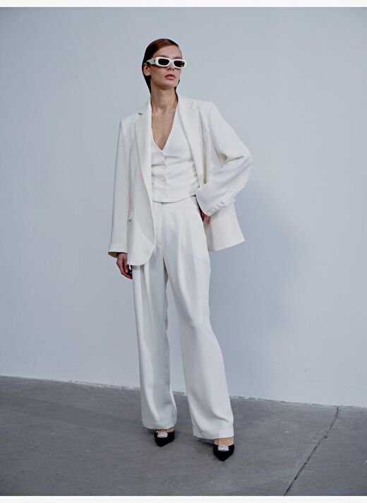 Boxy Blazer Beyaz 2