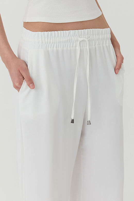 Beli Lastikli Bol Paça Pantolon Beyaz 4