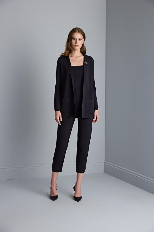 Arı Broş Detaylı Bol Kesim Siyah Triko Blazer Ceket 2