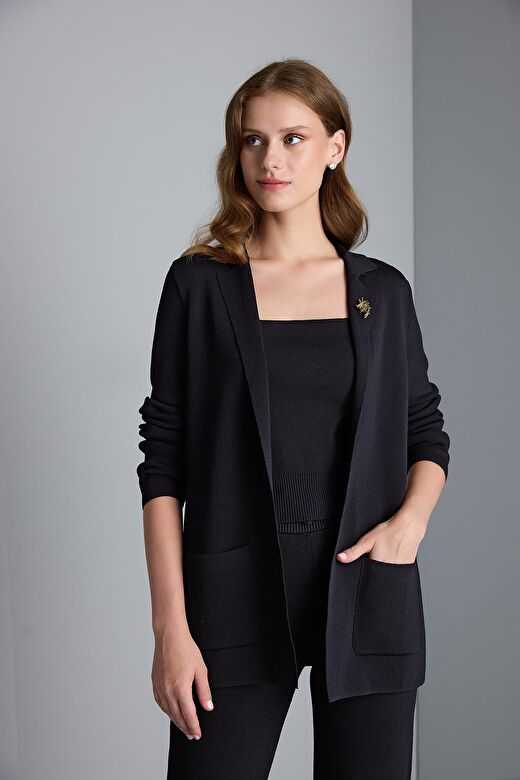 Arı Broş Detaylı Bol Kesim Siyah Triko Blazer Ceket 3