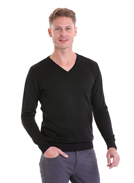Siyah Comfort Fit Düz V Yaka Yünlü Kazak 1