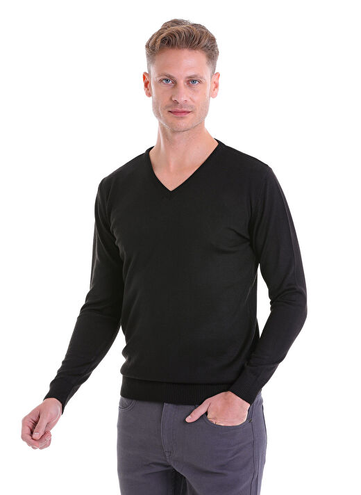 Siyah Comfort Fit Düz V Yaka Yünlü Kazak 3