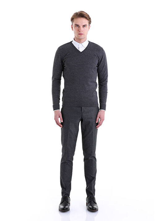Gri Comfort Fit Düz V Yaka Yünlü Kazak 4