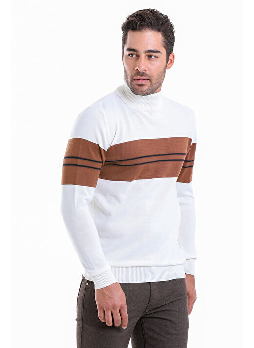 Beyaz Comfort Fit Jakarlı Balıkçı Yaka Yünlü Kazak 2