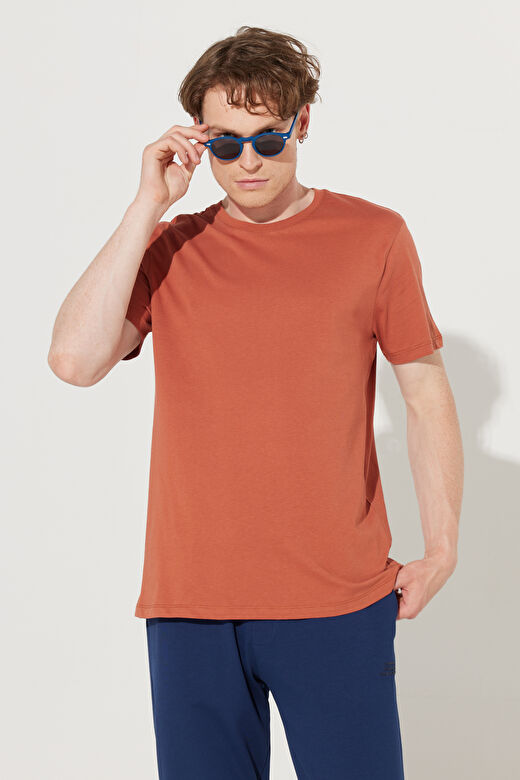 Erkek Açık Kahve Slim Fit Dar Kesim %100 Pamuk Bisiklet Yaka Kısa Kollu Tişört 1