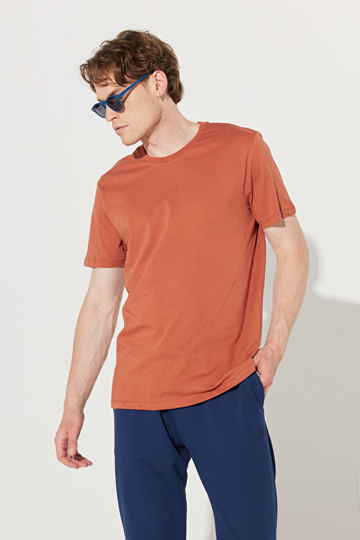 Erkek Açık Kahve Slim Fit Dar Kesim %100 Pamuk Bisiklet Yaka Kısa Kollu Tişört 4