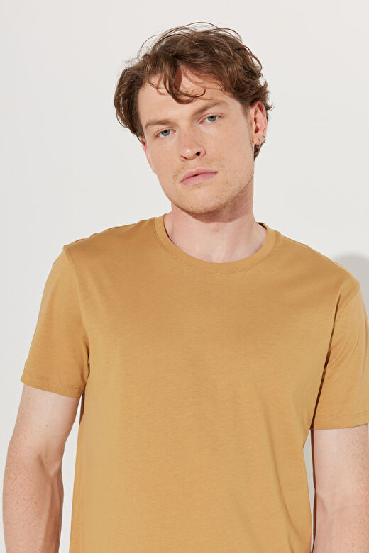 Erkek Hardal Slim Fit Dar Kesim %100 Pamuk Bisiklet Yaka Kısa Kollu Tişört 3