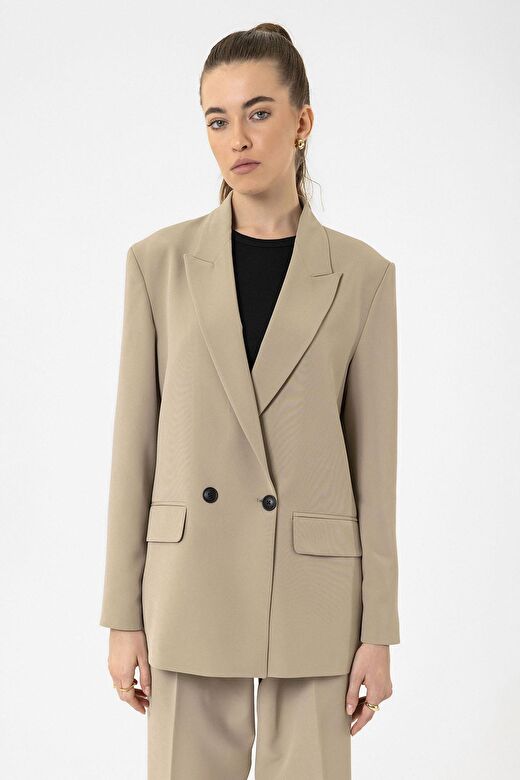 Antioch Bej Kadın Kruvaze Kapama Oversize Blazer Ceket 1