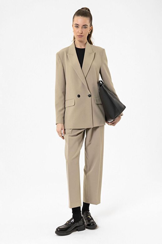 Antioch Bej Kadın Kruvaze Kapama Oversize Blazer Ceket 2
