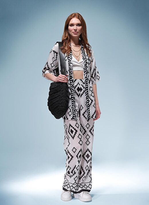 Desenli Yakası Püsküllü Kimono 1
