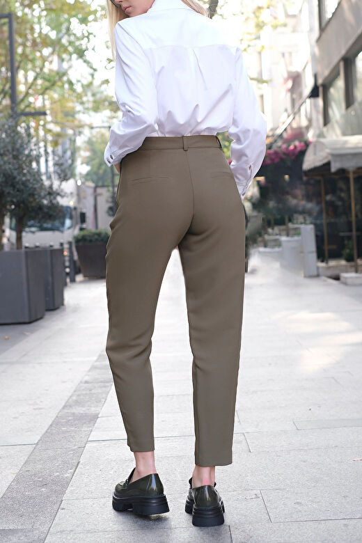 Biye Detaylı Soft-Touch Yeşil Krep Pantolon 2